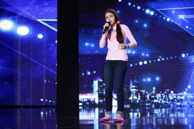 Laura Bretan, vocea care a impresionat până la lacrimi juriul de la Românii au talent şi o ţară întreagă  - VIDEO