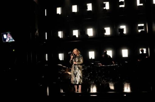 Albumul ”25” al cântăreţei Adele, cel mai bine vândut disc al anului 2015, a impulsionat industria muzicală