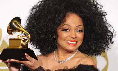 Diana Ross, implicată într-un accident de automobil, acuză dureri în zona capului şi a gâtului