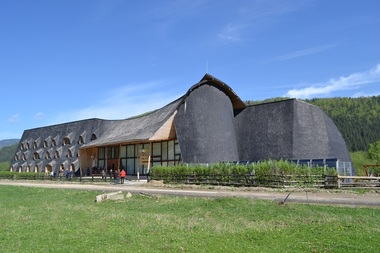 Turiştii pot vizita virtual, de sâmbătă, Masivul Piatra Craiului, odată cu inaugurarea unui centru spectaculos la Zărneşti (FOTO)