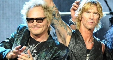 Basistul Duff McKagan şi toboşarul Matt Sorum concertează la Bucureşti alături de Alice Cooper, Joe Perry şi Johnny Depp