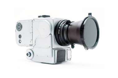 Obiectivul unei camere fotografice, utilizată în misiunea Apollo 15, vândut la licitaţie cu peste 450.000 de dolari