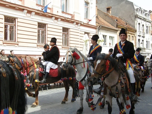 Concerte, târguri, proiecţii de filme şi renumita Paradă a Junilor, de vineri până duminică, la Zilele Braşovului
