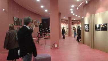 Recomandări de weekend: Zeci de expoziţii de artă şi fotografie, festival de lumină şi târg de meşteşugari