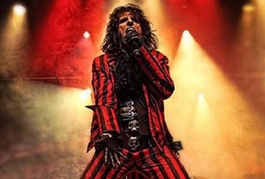 Alice Cooper lansează un nou album cu membrii supravieţuitori din formula originală a trupei sale 