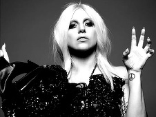 Lady Gaga nu va interpreta rolul prezentatoarei TV Cilla Black într-un film biografic dedicat cântăreţei Dionne Warwick