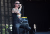 Sinéad O’Connor a publicat pe Facebook o scrisoare plină de insulte, adresate unuia dintre foştii soţi, dar şi fiului ei, Jack: "Este un fiu de târfă, o brută şovină, la fel ca bunicul lui"