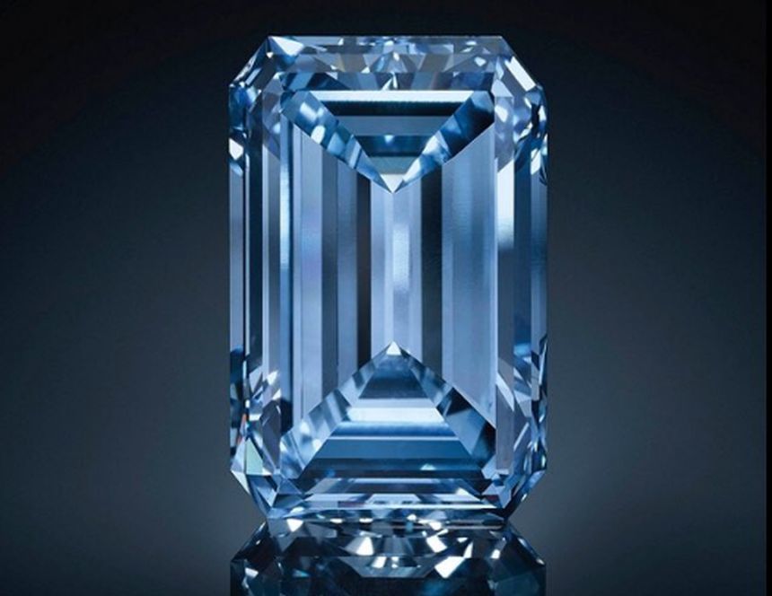 Record mondial - ”Oppenheimer Blue”, un celebru diamant albastru, vândut la licitaţie cu 57,6 milioane de dolari