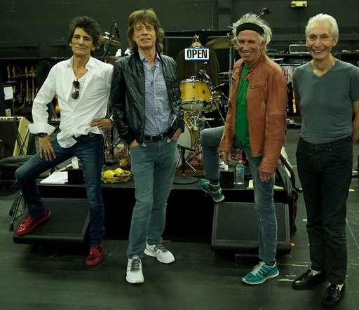 Vilebrequin lansează o colecţie vestimentară pentru plajă în colaborare cu formaţia The Rolling Stones