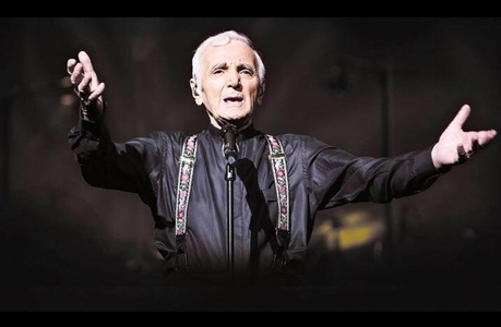 Charles Aznavour primeşte Medalia de Onoare a oraşului Marsilia, la împlinirea vârstei de 92 de ani