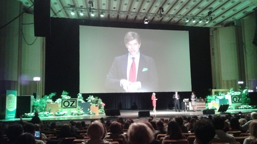 Dr. Oz a dirijat un show culinar şi a vorbit despre cele mai întâlnite boli, la Bucureşti