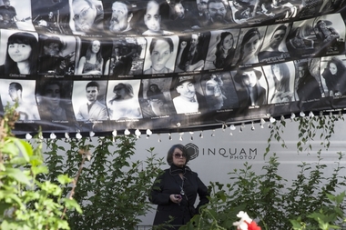 Cântăreaţa Margareta Pâslaru a lansat un album în faţa clubului Colectiv: Să lăsăm muzica să vorbească. FOTO