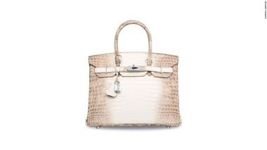 Record mondial: O geantă Hermes, vândută la licitaţie cu 243.000 de dolari