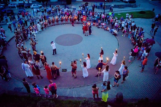 Alba: Lupte între daci şi romani, concerte în aer liber şi cascadorii ecvestre, la Festivalul Cetăţilor Dacice de la Cugir - FOTO