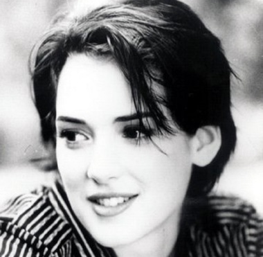Winona Ryder îl apără pe fostul ei iubit, Johnny Depp: Nu a avut niciodată un comportament abuziv faţă de mine