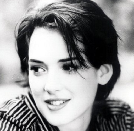 Winona Ryder îl apără pe fostul ei iubit, Johnny Depp: Nu a avut niciodată un comportament abuziv faţă de mine