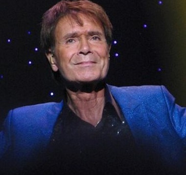 Cântăreţul Cliff Richard va lansa un nou album, pe care l-a amânat din cauza anchetei în care a fost implicat