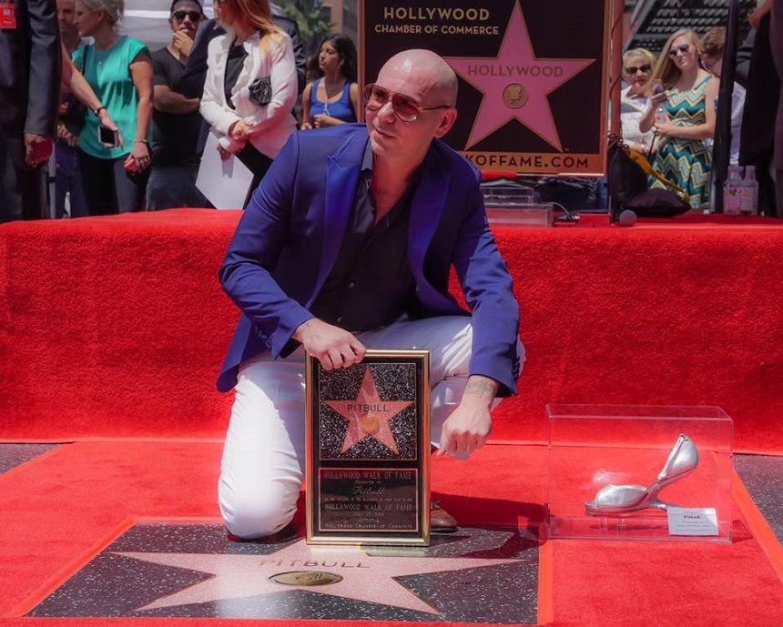 Rapperul Pitbull a primit o stea pe Walk of Fame din Hollywood 