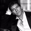 Antonio Banderas îl va interpreta pe Gianni Versace într-un film dedicat designerului italian