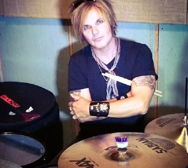 Rikki Rockett, toboşarul trupei Poison, vindecat de cancer cu ajutorul unui tratament experimental