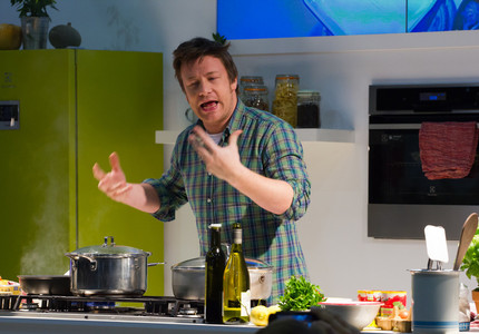 Maestrul bucătar Jamie Oliver a devenit tată pentru a cincea oară