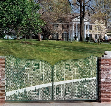Graceland, fosta proprietate a lui Elvis Presley, va suferi modificări în valoare de 137 de milioane de dolari; Hotelul Heartbreak va fi demolat