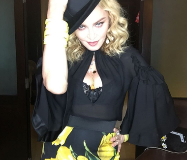 Madonna şi-a sărbătorit a 58-a aniversare dansând pe bar în centru vechi al Havanei. VIDEO