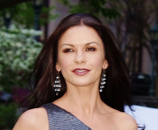 Catherine Zeta-Jones o va interpreta pe Olivia de Havilland în serialul ”Feud”