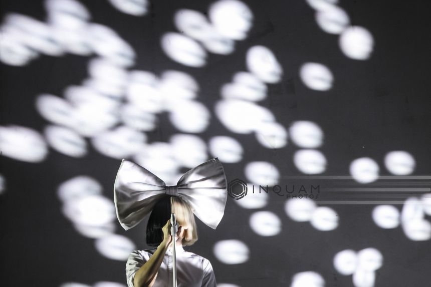 Sia, dată în judecată de fanii nemulţumiţi de concertul pe care l-a susţinut în Israel