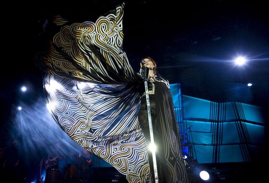 Florence and the Machine a lansat un single ce va fi inclus pe coloana sonoră a următorului film regizat de Tim Burton
