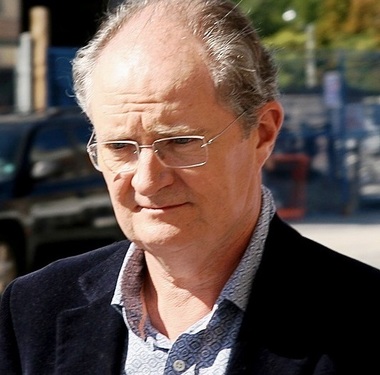 Jim Broadbent, un actor premiat cu Oscar, va juca în următorul sezon al serialului ”Urzeala Tronurilor”