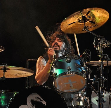 Mama lui Dave Grohl va publica o carte despre experienţele sale şi ale altor femei în creşterea starurilor rock