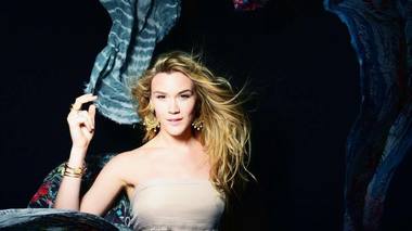 Cântăreaţa britanică Joss Stone, duet ad-hoc cu Subcarpaţi la Timişoara. VIDEO