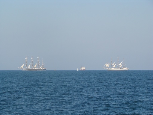 Peste 100.000 de persoane au vizitat Regata Marilor Veliere; navele au plecat către Rusia duminică după-amiază