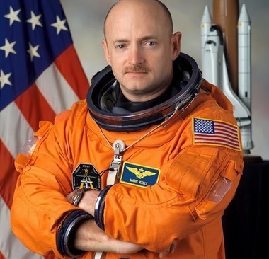 Un film inspirat din volumul de memorii al astronautului Scott Kelly va fi produs de studioul Sony
