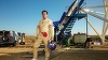 Cascadorul Eddie Braun, supranumit ”Rocket Man”, a zburat pe deasupra unui canion din Idaho, propulsat de o rachetă - VIDEO