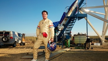 Cascadorul Eddie Braun, supranumit ”Rocket Man”, a zburat pe deasupra unui canion din Idaho, propulsat de o rachetă - VIDEO