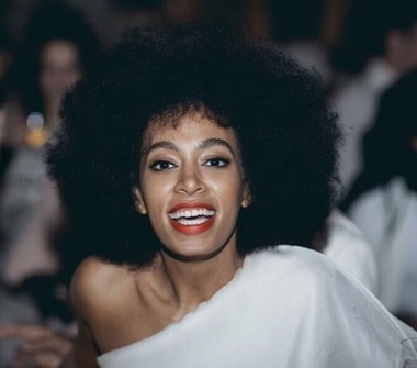 Solange Knowles, sora cântăreţei Beyonce, va lansa un nou album de studio după o pauză de opt ani