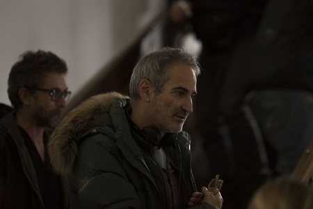 Cineastul francez Olivier Assayas vine în România, la Les Films de Cannes à Bucarest, unde va susţine un masterclass