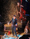 Tom Waits a dat în judecată o companie de circ franceză pentru folosirea a 16 dintre compoziţiile sale într-un show