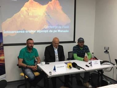 Alpinist clujean întors dintr-o expediţie de o lună şi jumătate pe Vârful Manaslu:  Am suferit degerături de gradele doi şi trei. Acum fac tratament
