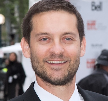 Tobey Maguire, fostul protagonist al francizei ”Spiderman”, divorţează după o căsnicie de nouă ani