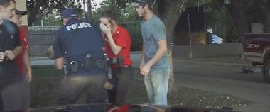 Un filmuleţ cu un poliţist care salvează un băieţel a devenit viral pe internet. A avut peste 23 de milioane de vizualizări în 24 de ore - VIDEO