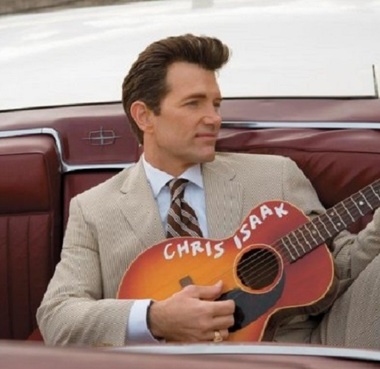 Cântăreţul Chris Isaak, diagnosticat cu pneumonie, şi-a anulat toate concertele din 2016