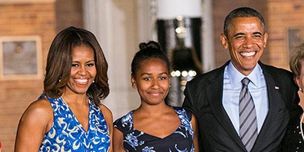 Sasha, una dintre fiicele preşedintelui Obama, a glumit pe seama tatălui ei, pe Snapchat