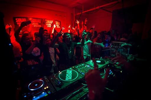 Platforma muzicală Boiler Room va crea prima sală din lume în care vor fi transmise concerte în realitate virtuală