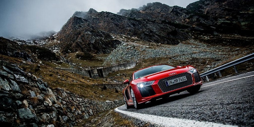 Audi a rulat două modele de mare viteză, de Halloween, pe drumurile din Transilvania