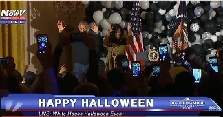 Soţii Obama au primit pentru ultima dată colindători la Casa Albă, de Halloween, şi au dansat pe acordurile cântecului ”Thriller”. VIDEO