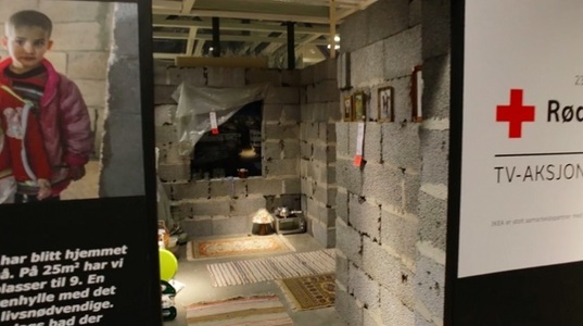 Ikea a amenajat în unul dintre magazinele sale, în colaborare cu Crucea Roşie, o cameră care seamănă cu o casă siriană bombardată. VIDEO