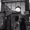 Lady Gaga a protestat, miercuri dimineaţă, în faţa Trump Tower din New York, după victoria lui Donald Trump în alegerile prezidenţiale americane